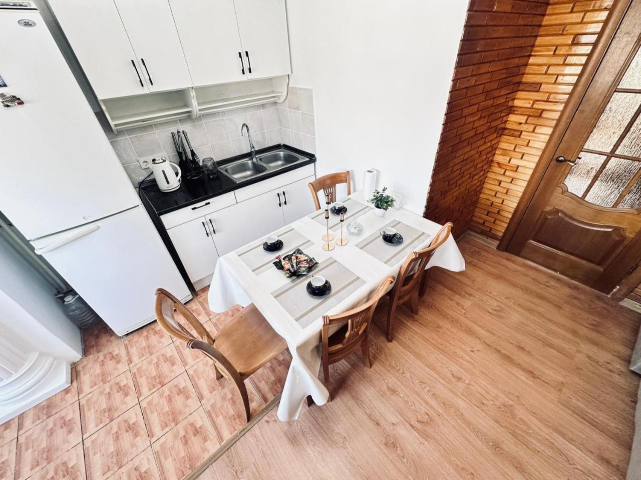 3 Ком Квартира На Абая Сейфуллина Almaty Exterior foto